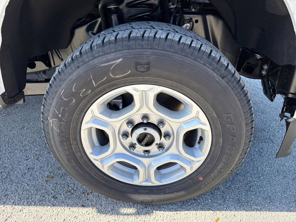 2026 Avalanche Ford Super Duty F-250 SRW XLT 4X4 Truck