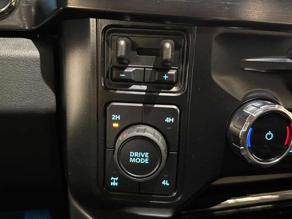 2026 Agate Black Metallic Ford Super Duty F-250 SRW Lariat 4X4 Truck