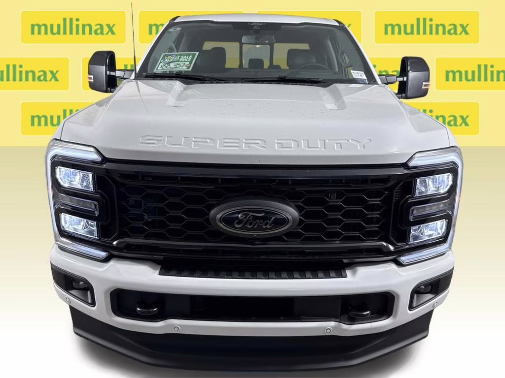 2026 Oxford White Ford Super Duty F-250 SRW Lariat 4X4 Truck