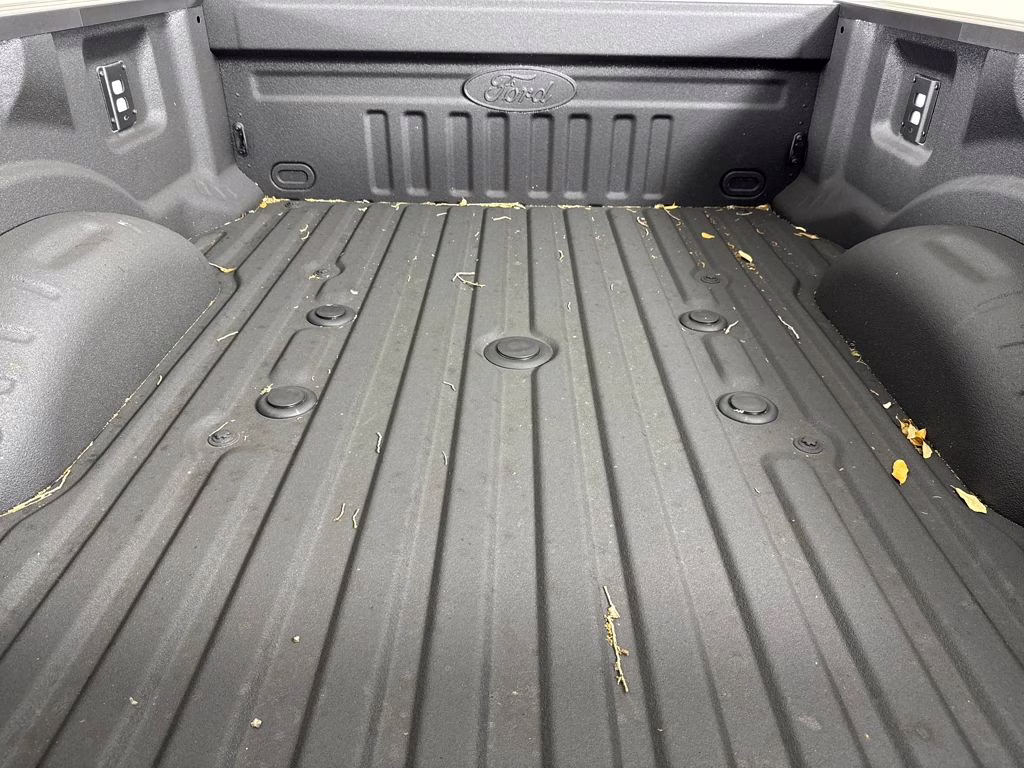 2026 Oxford White Ford Super Duty F-250 SRW Lariat 4X4 Truck