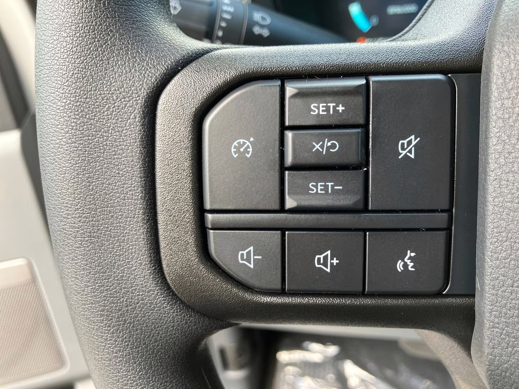 2026 Avalanche Ford Super Duty F-250 SRW XLT 4X4 Truck