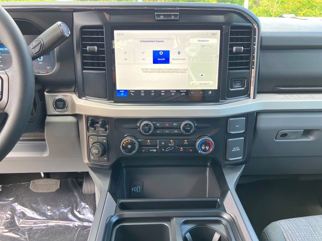 2026 Avalanche Ford Super Duty F-250 SRW XLT 4X4 Truck