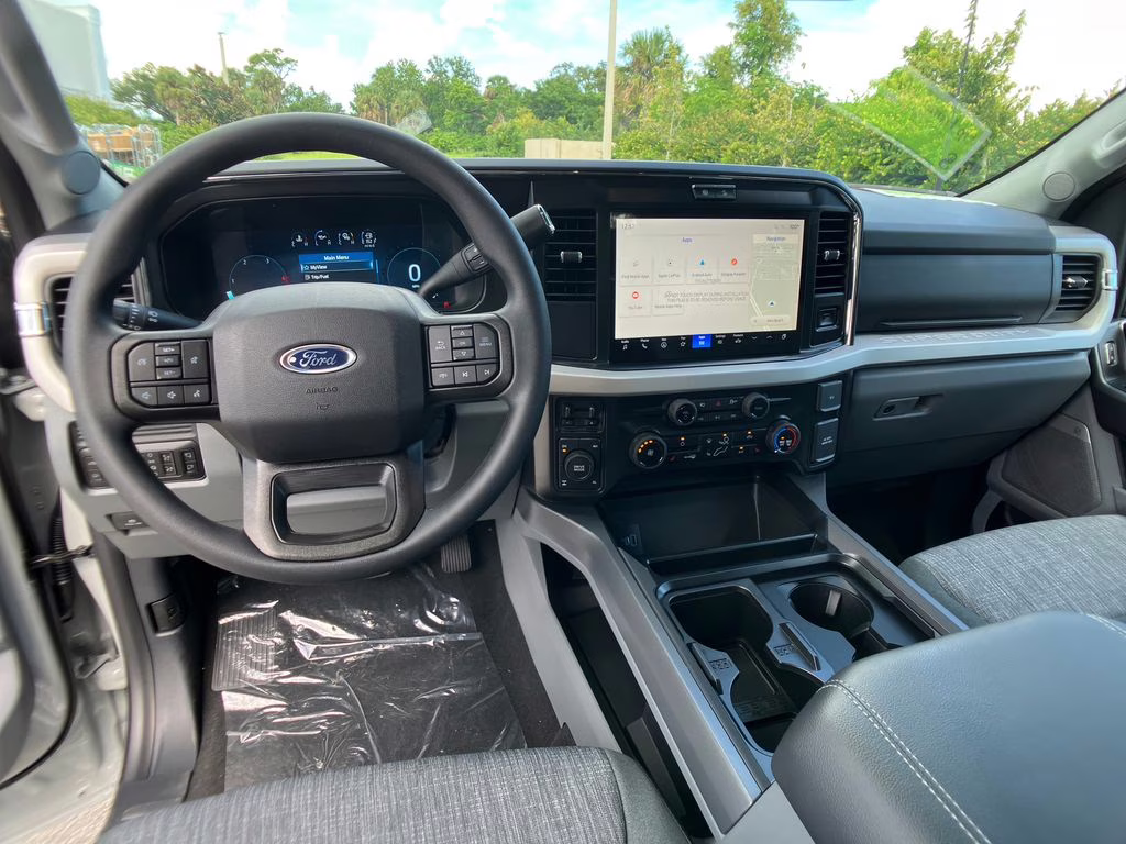 2026 Avalanche Ford Super Duty F-250 SRW XLT 4X4 Truck