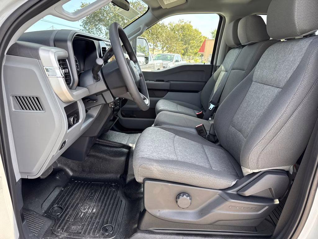 2026 Avalanche Ford Super Duty F-350 DRW XL 4X4 Truck