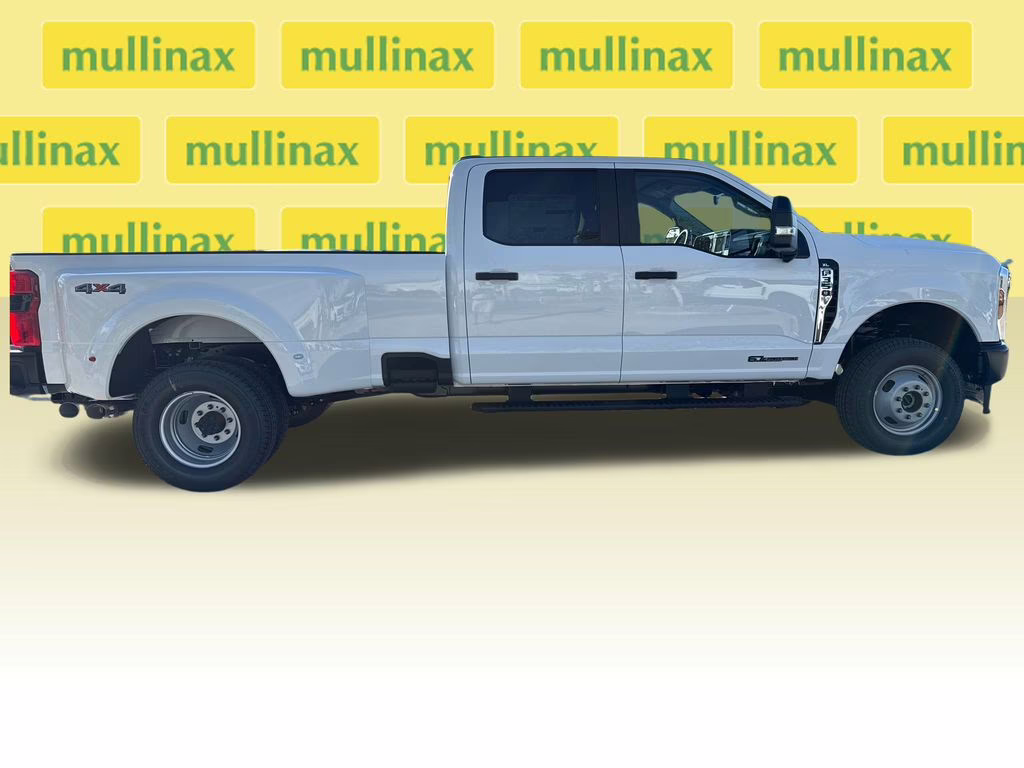 2026 Oxford White Ford Super Duty F-350 DRW XL 4X4 Truck