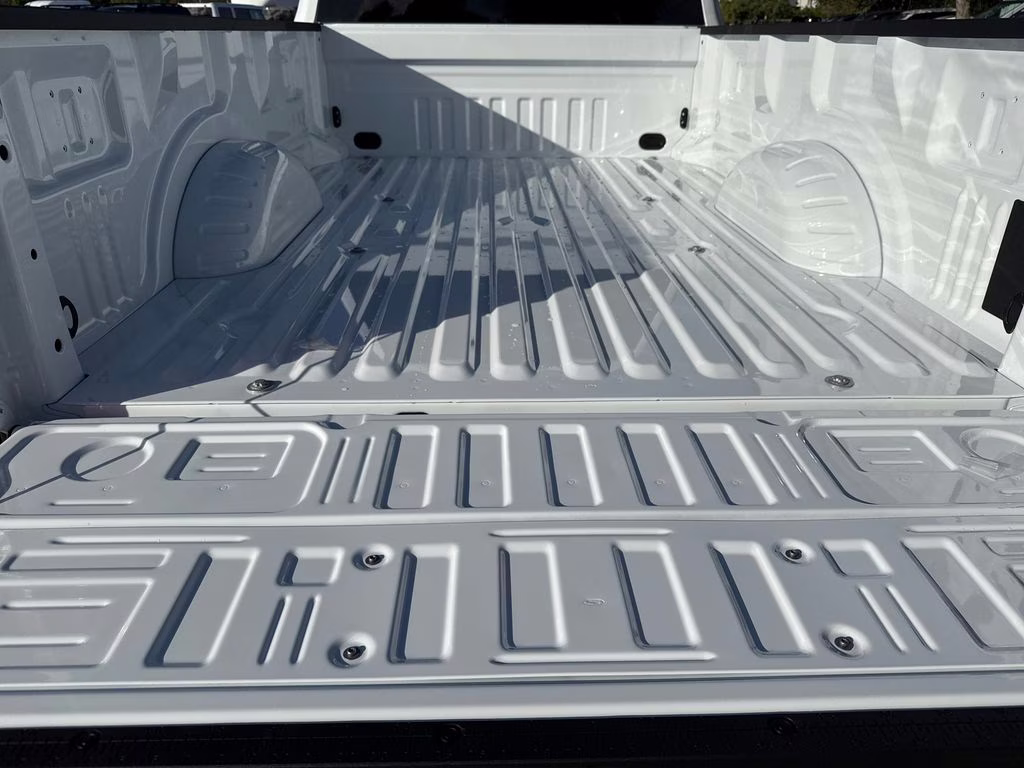 2026 Oxford White Ford Super Duty F-350 DRW XL 4X4 Truck