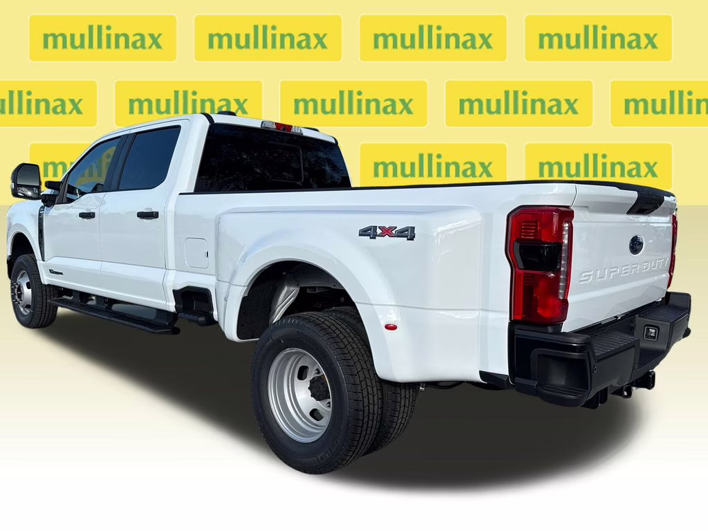 2026 Oxford White Ford Super Duty F-350 DRW XL 4X4 Truck