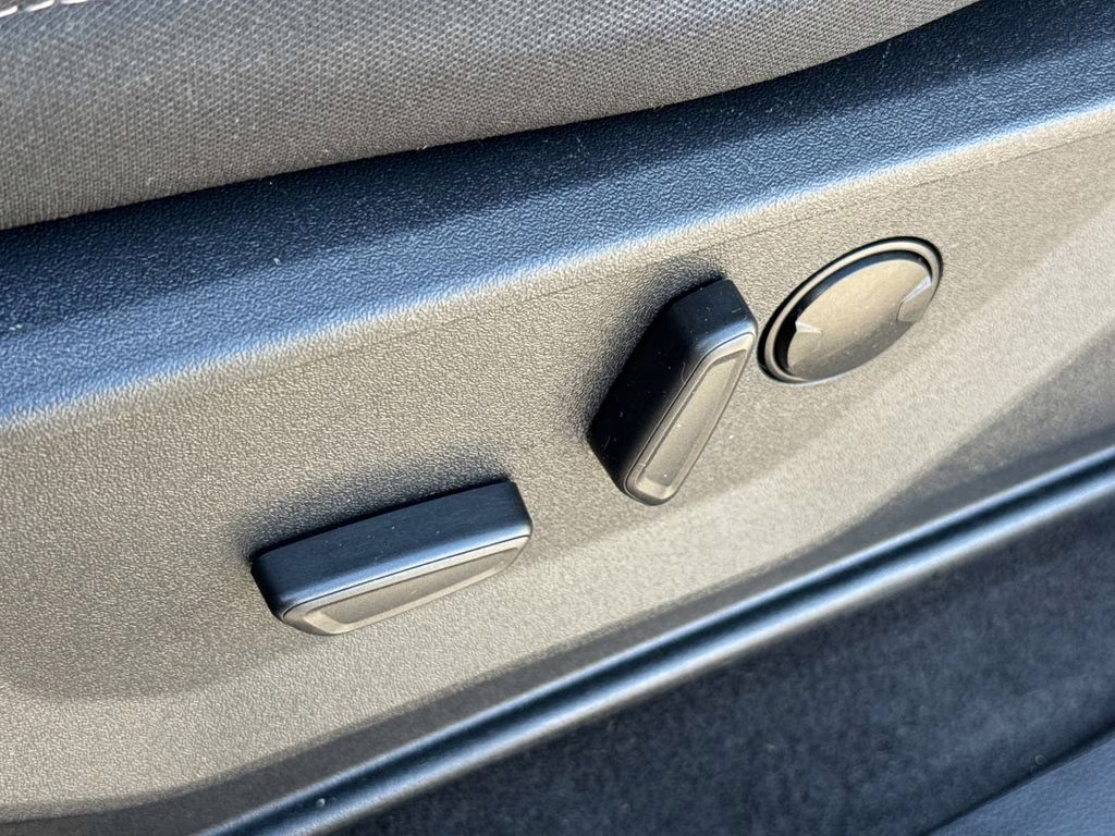 2023 Iconic Silver Metallic Ford F-150 XLT 4X4 Truck