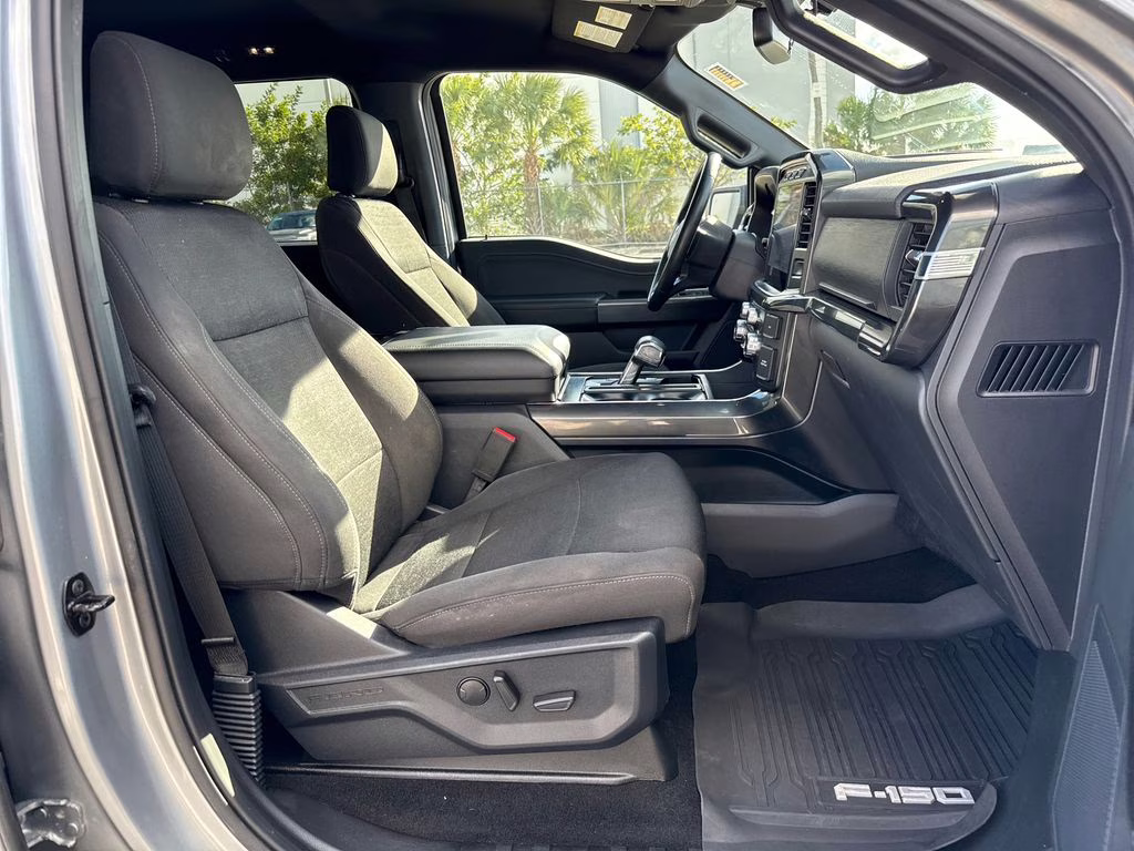 2023 Iconic Silver Metallic Ford F-150 XLT 4X4 Truck