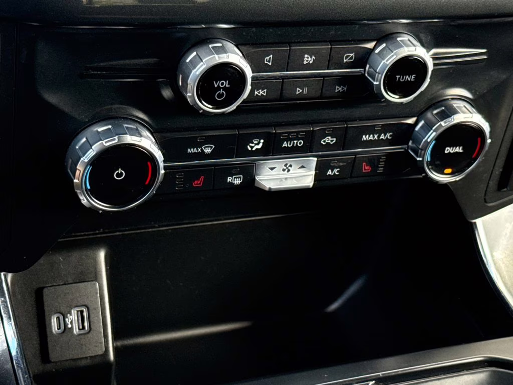 2022 Agate Black Metallic Ford F-150 XLT 4X4 Truck