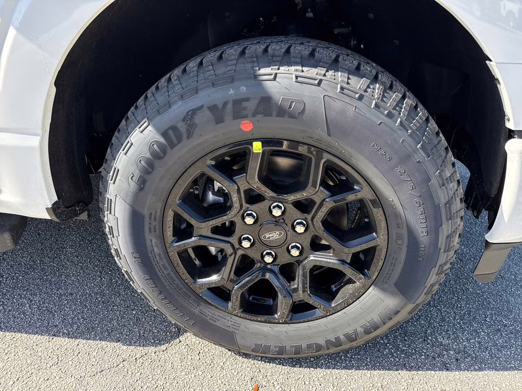 2026 Oxford White Ford F-150 Lariat RWD Truck