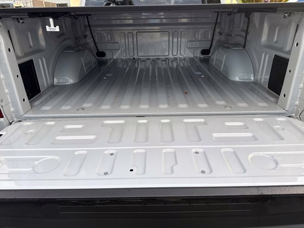 2025 Space White Metallic Ford F-150 XLT 4X4 Truck