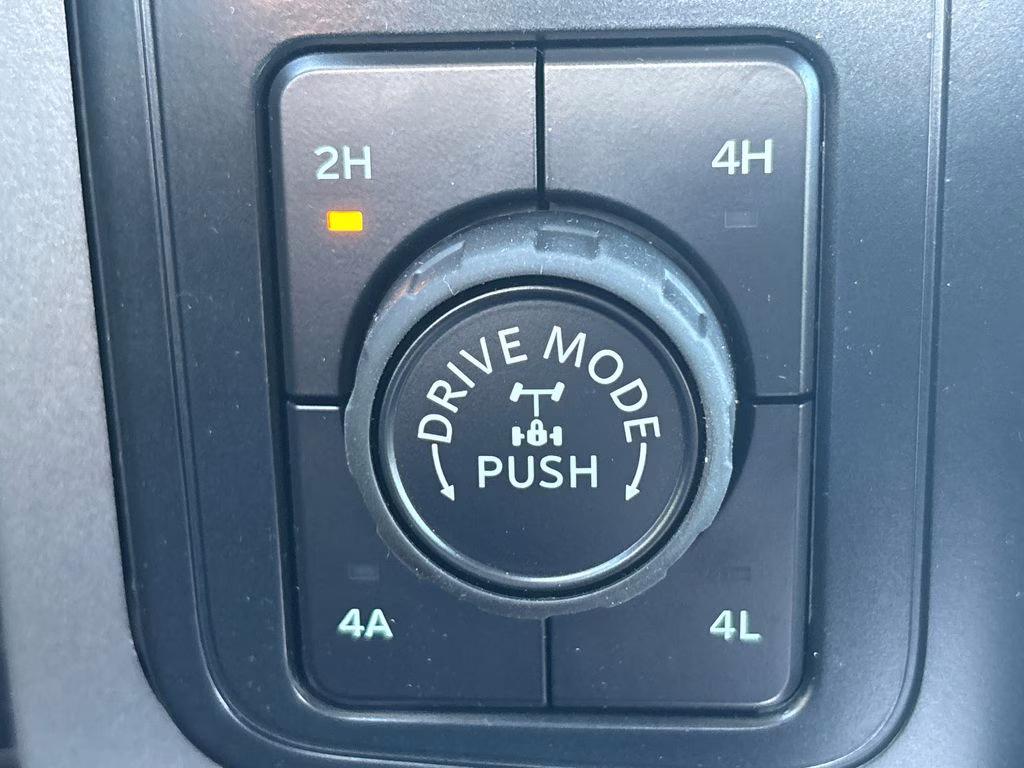 2025 Black Metallic Ford F-150 Lariat 4X4 Truck