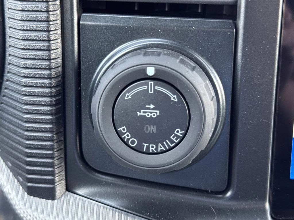 2025 Agate Black Metallic Ford F-150 Lariat 4X4 Truck