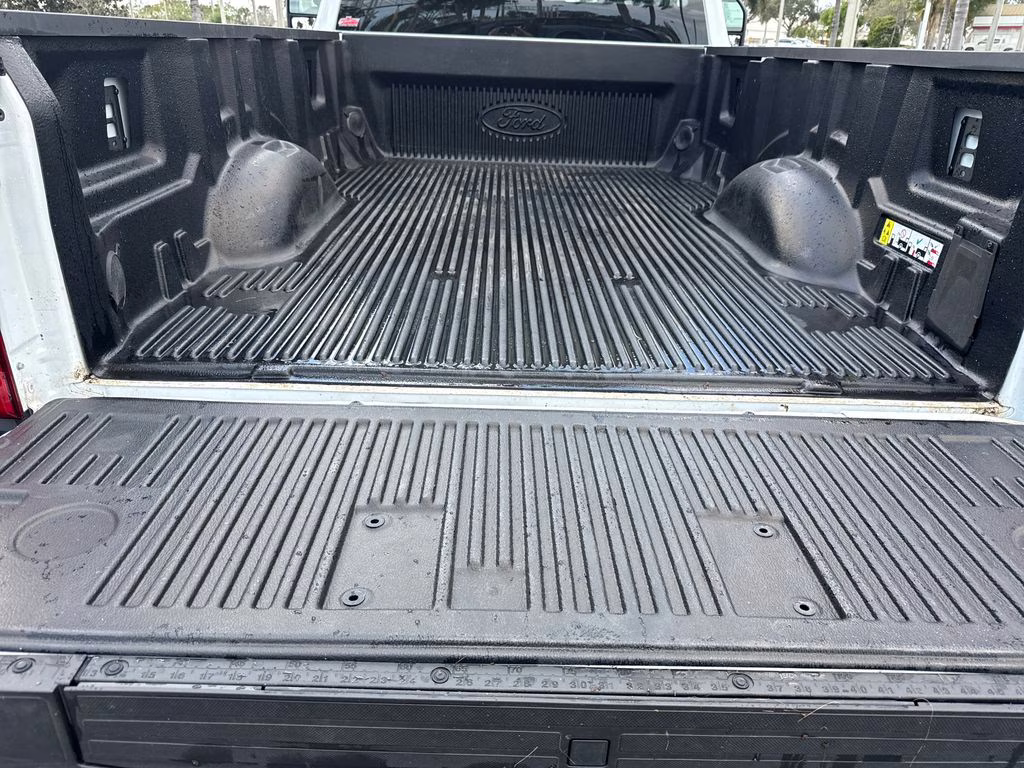 2025 Oxford White Ford Super Duty F-350 SRW STX 4X4 Truck