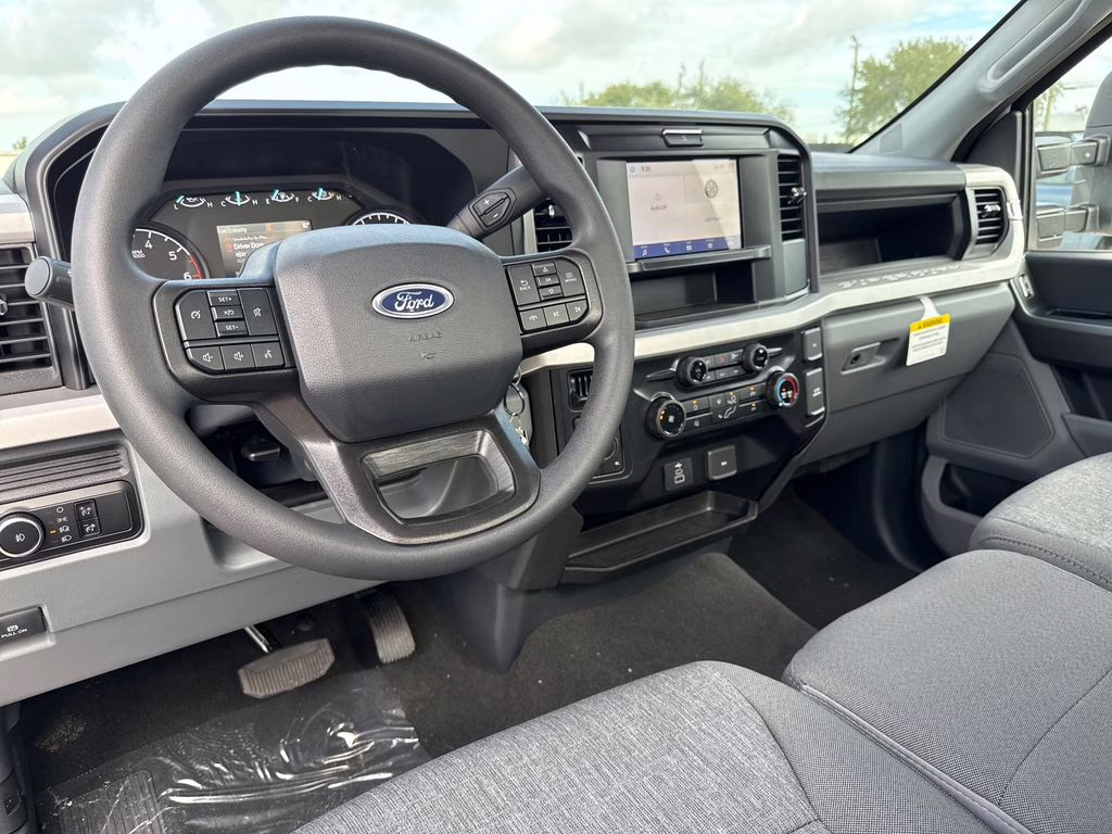 2025 Oxford White Ford Super Duty F-350 SRW STX 4X4 Truck