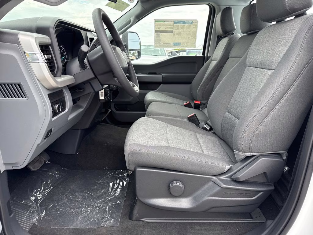 2025 Oxford White Ford Super Duty F-350 SRW STX 4X4 Truck