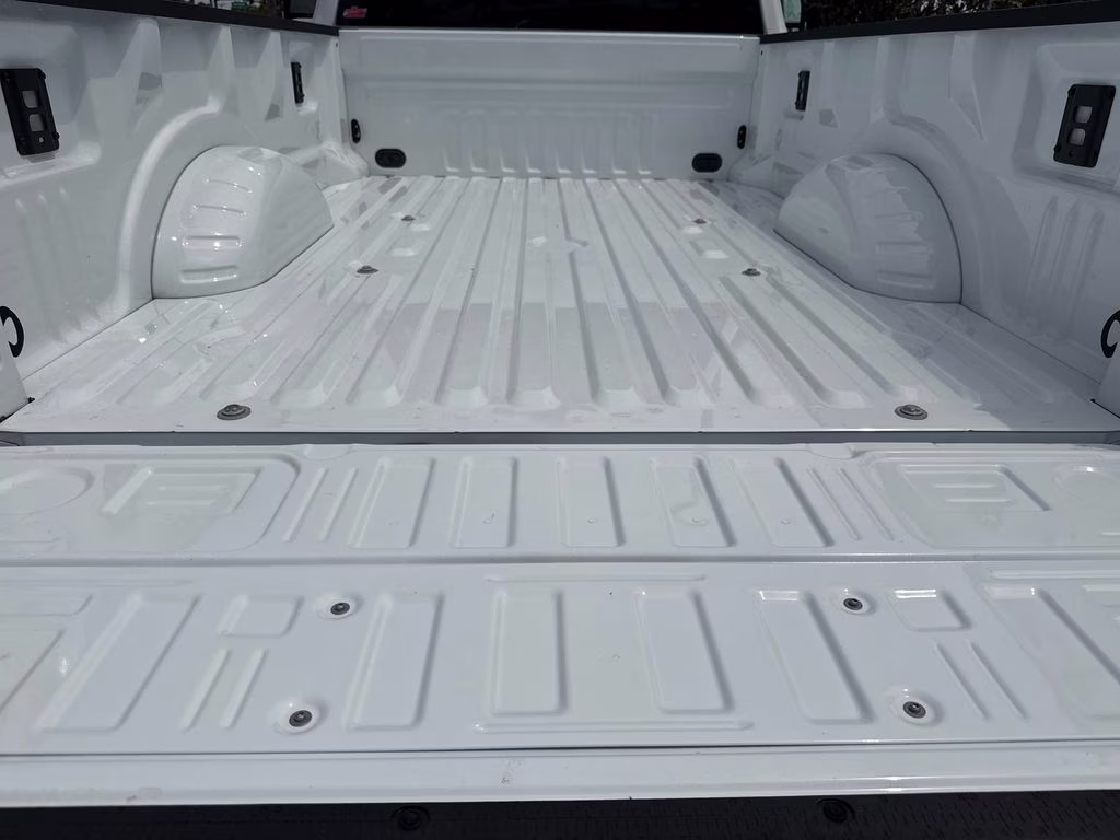 2025 Oxford White Ford Super Duty F-350 SRW STX 4X4 Truck