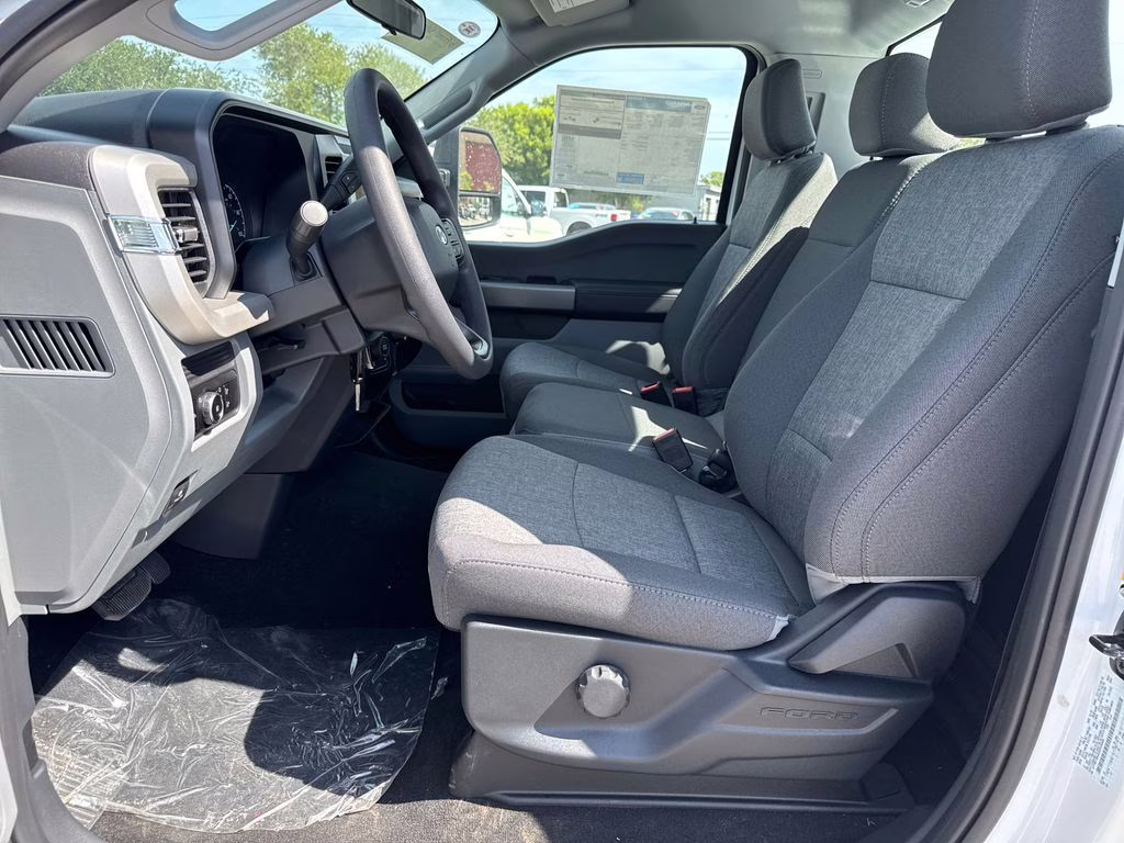 2025 Oxford White Ford Super Duty F-350 SRW STX 4X4 Truck