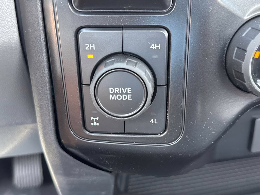 2025 Oxford White Ford Super Duty F-350 SRW STX 4X4 Truck