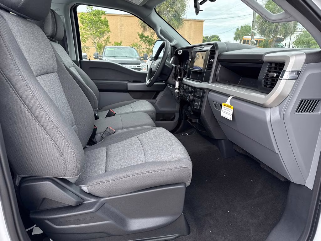 2025 Oxford White Ford Super Duty F-350 SRW STX 4X4 Truck