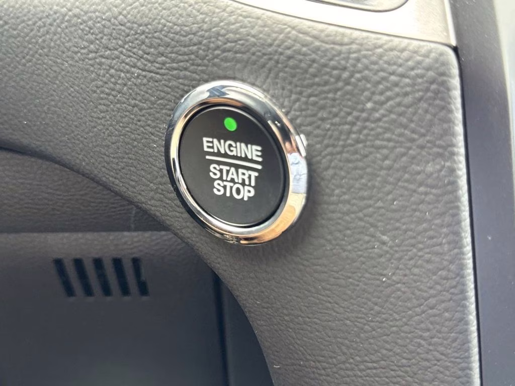 2024 Agate Black Metallic Ford Edge SE AWD SUV