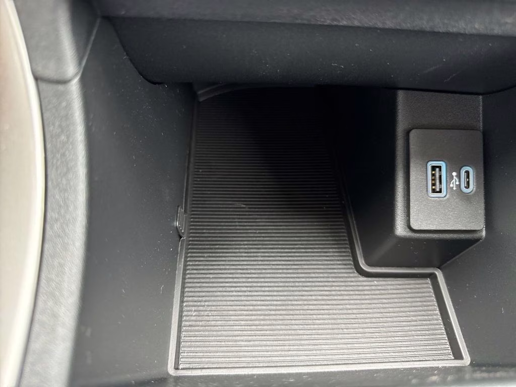 2024 Agate Black Metallic Ford Edge SE AWD SUV