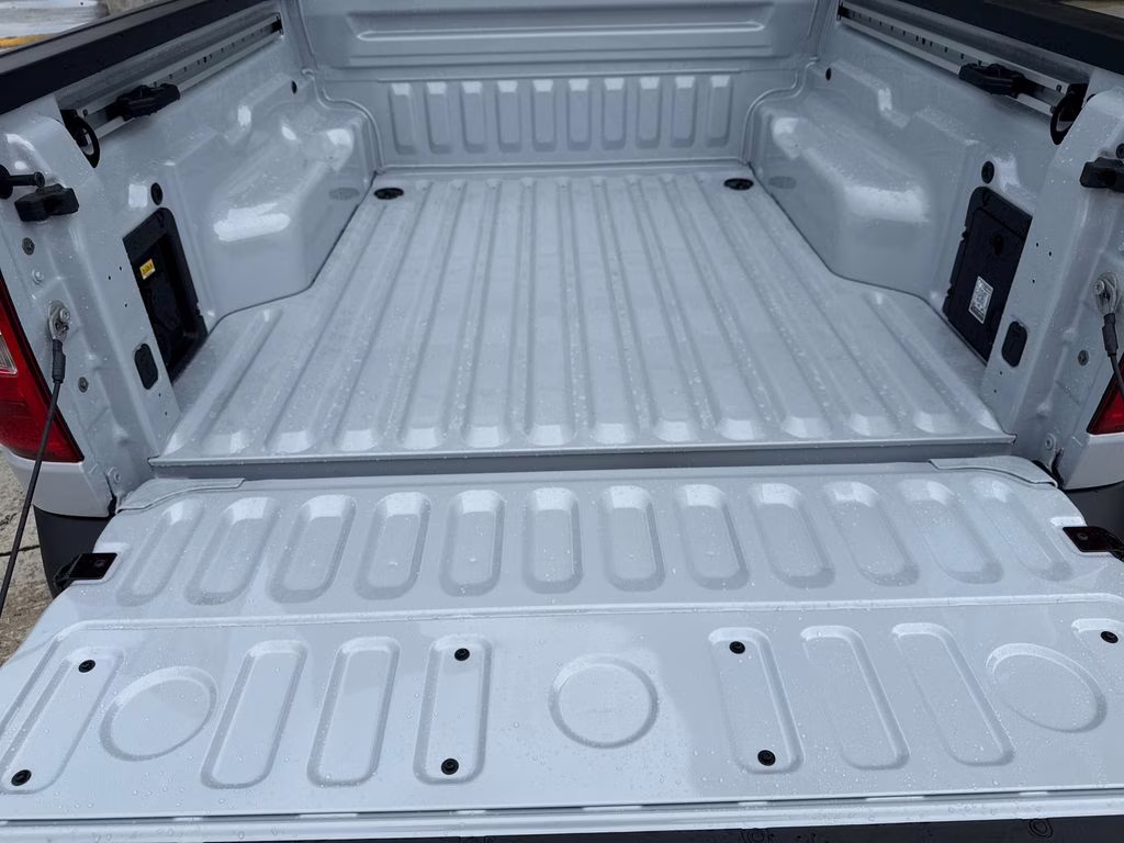 2025 Space White Metallic Ford Maverick XLT AWD Truck