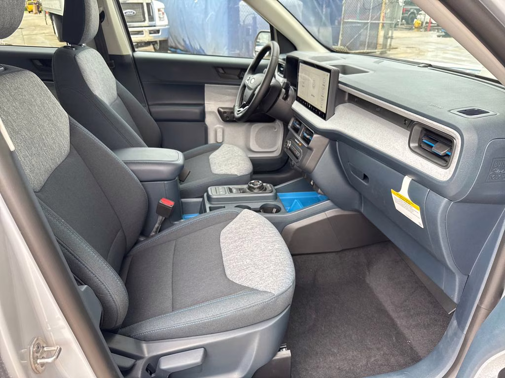 2025 Space White Metallic Ford Maverick XLT AWD Truck