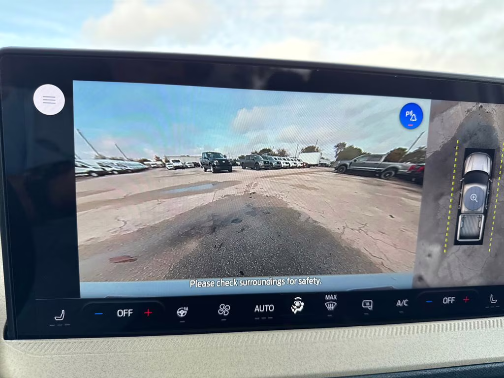 2026 Space White Metallic Ford Maverick Lariat AWD Truck