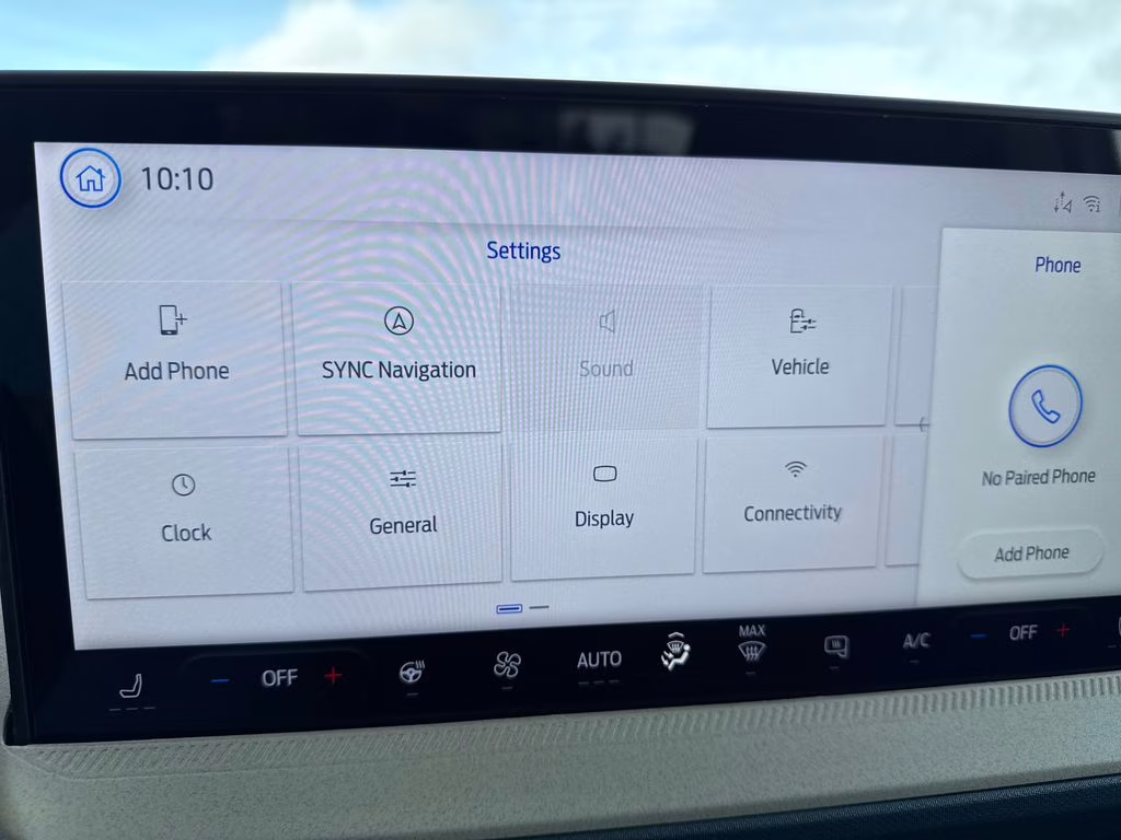 2026 Space White Metallic Ford Maverick Lariat AWD Truck