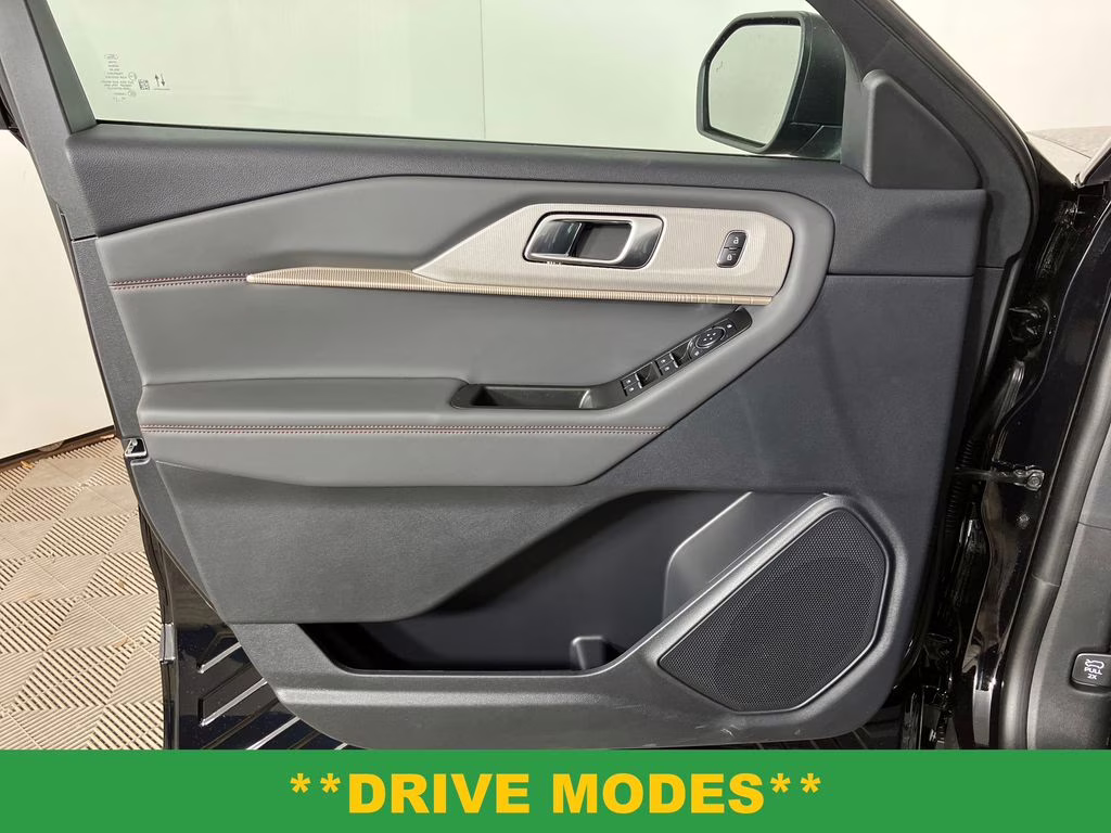 2026 Agate Black Metallic Ford Explorer Active RWD SUV
