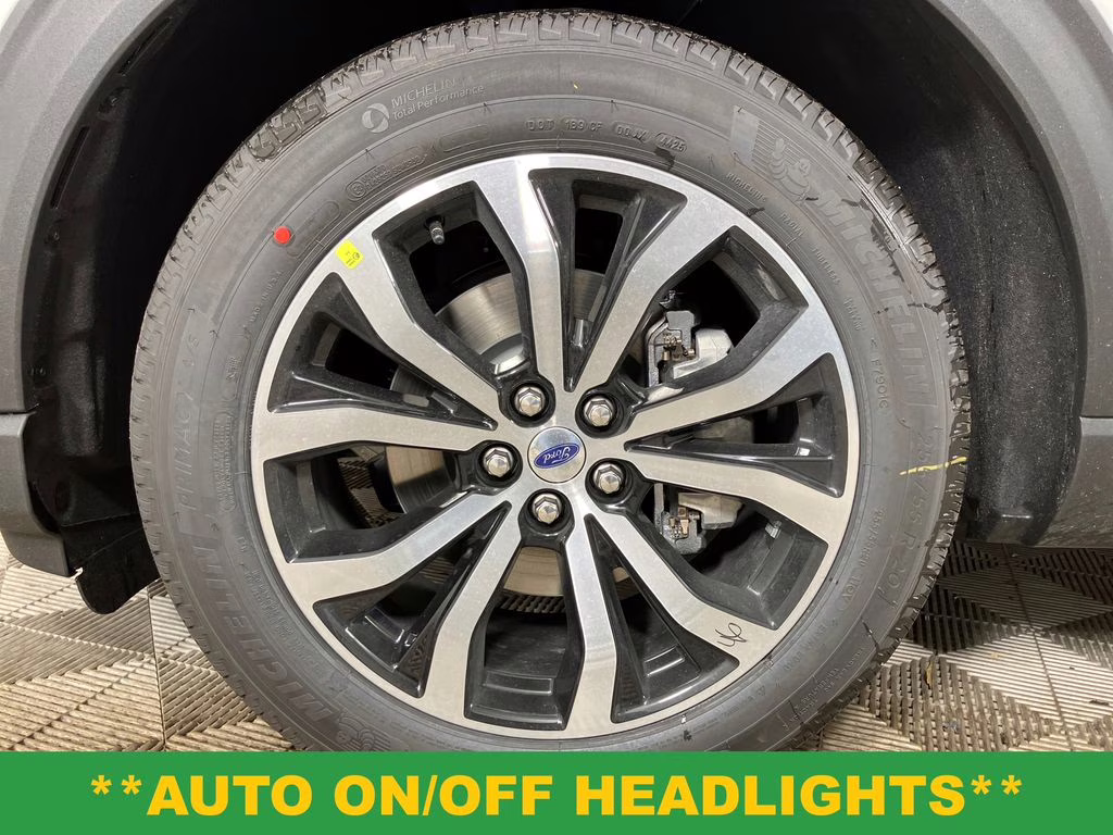 2026 Star White Metallic Tri-Coat Ford Explorer ST-Line RWD SUV