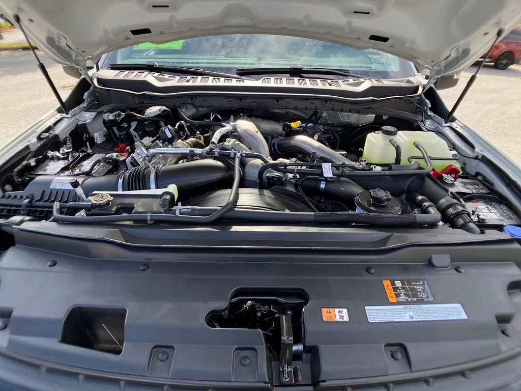 2026 Avalanche Ford Super Duty F-250 SRW Lariat 4X4 Truck