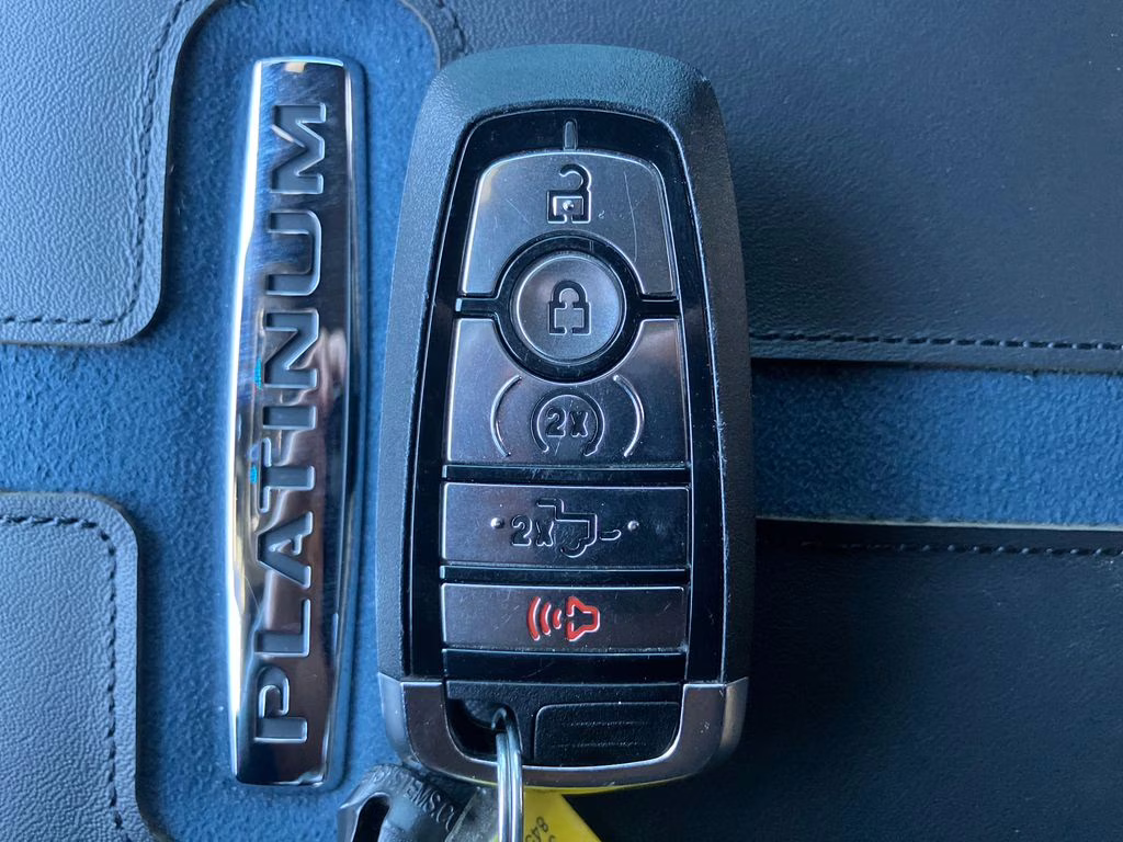 2025 Star White Metallic Tri-Coat Ford Super Duty F-450 DRW Platinum 4X4 Truck