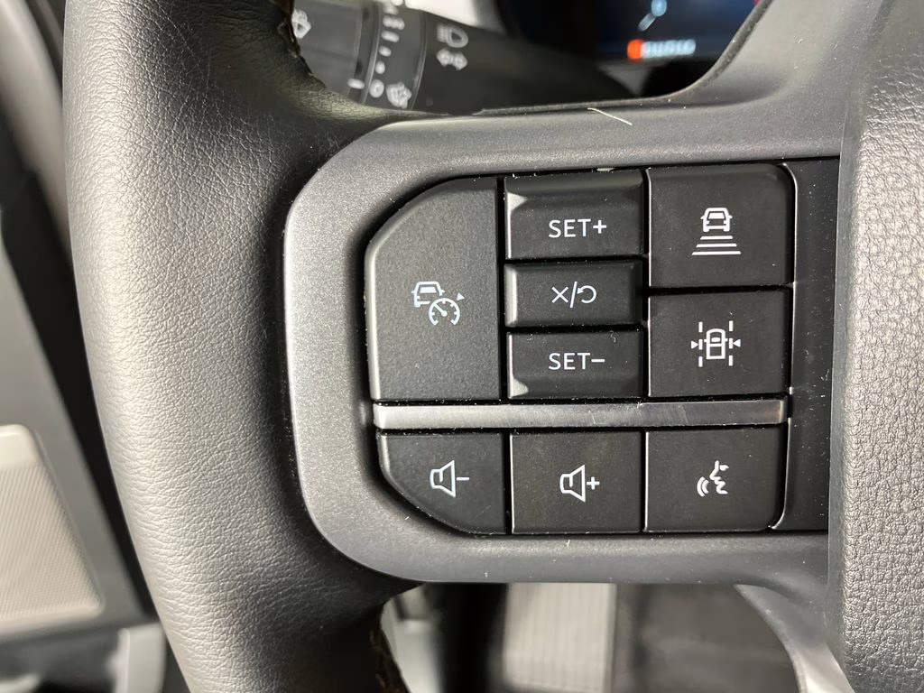 2025 Silver Metallic Ford F-150 Lariat 4X4 Truck