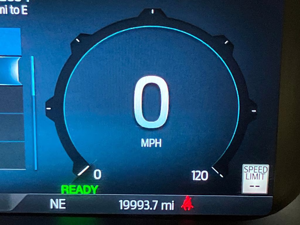 2025 Silver Metallic Ford F-150 Lariat 4X4 Truck