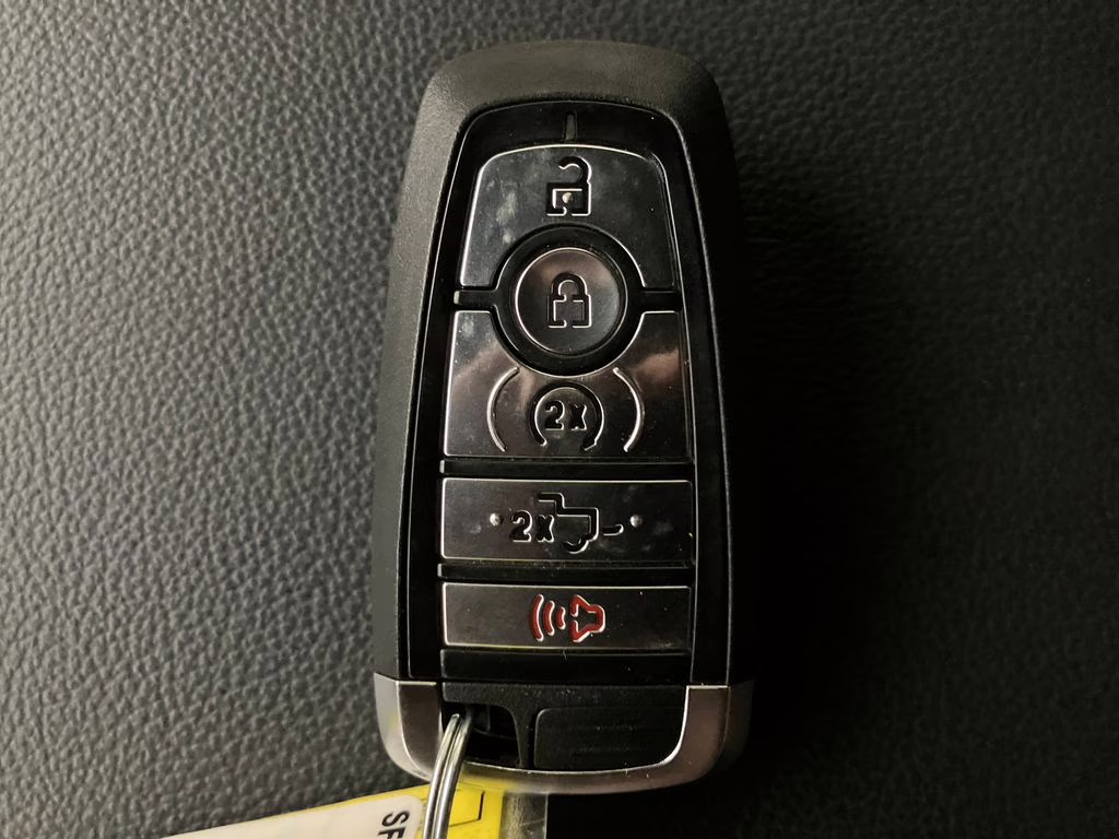 2025 Silver Metallic Ford F-150 Lariat 4X4 Truck