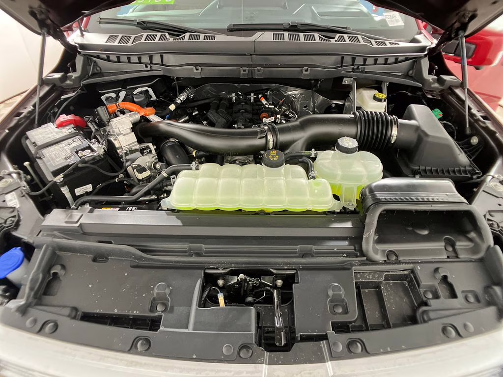 2025 Rapid Red Metallic Tinted Clearcoat Ford F-150 Platinum 4X4 Truck