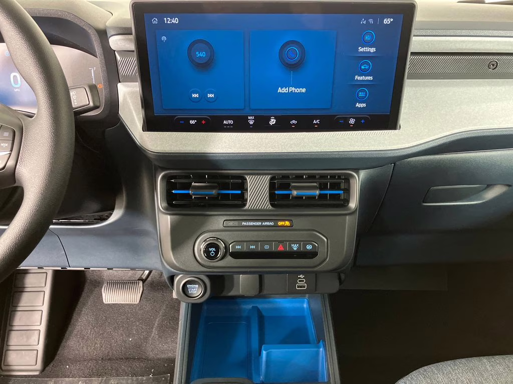 2026 Space White Metallic Ford Maverick XLT FWD Truck