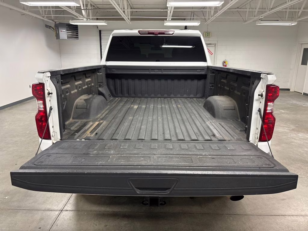 2022 Summit White Chevrolet Silverado 2500HD Custom 4X4 Truck