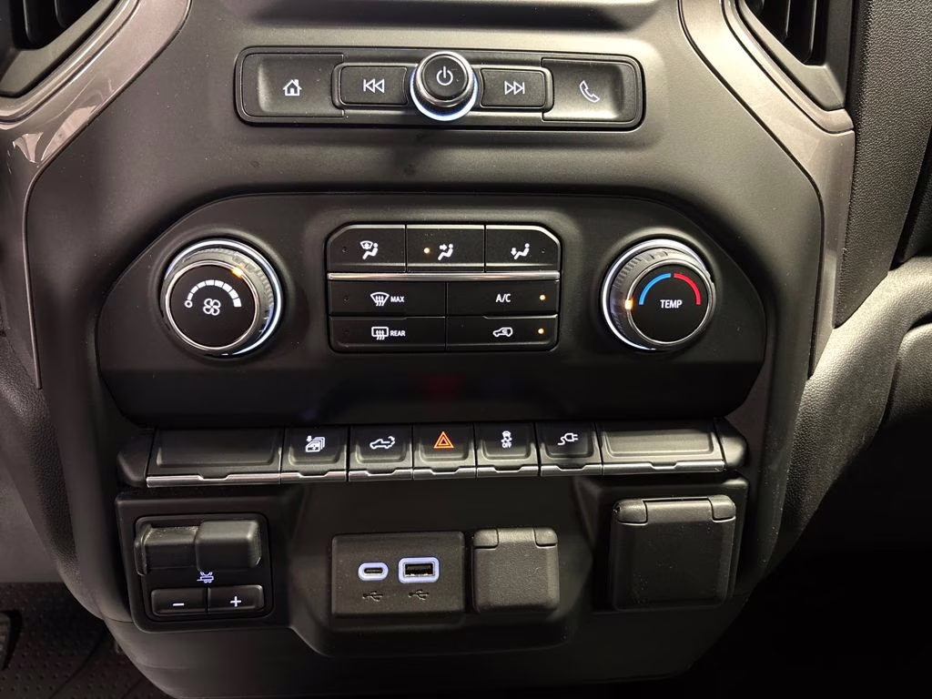 2022 Summit White Chevrolet Silverado 2500HD Custom 4X4 Truck