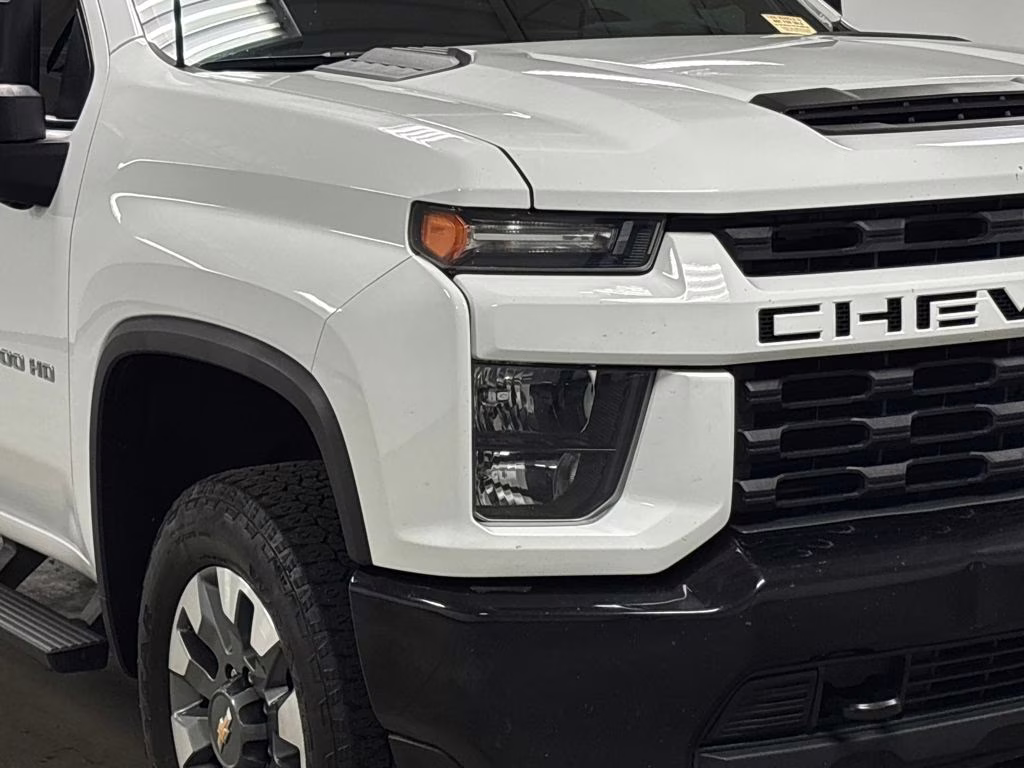 2022 Summit White Chevrolet Silverado 2500HD Custom 4X4 Truck