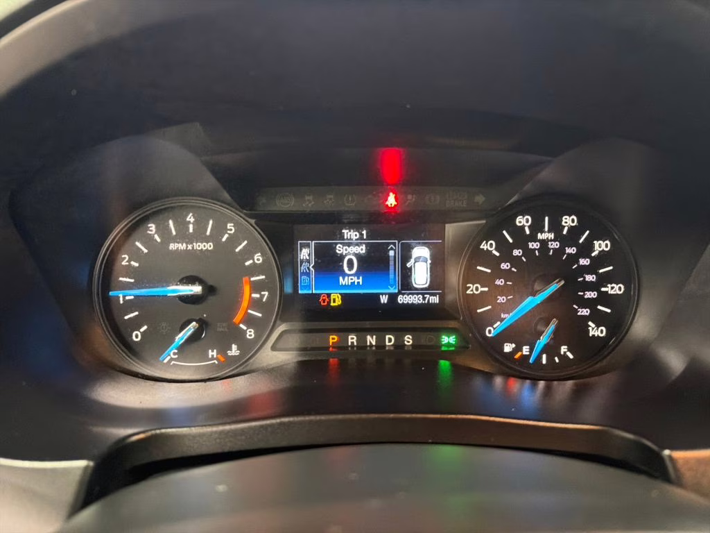 2019 Oxford White Ford Explorer Base FWD SUV