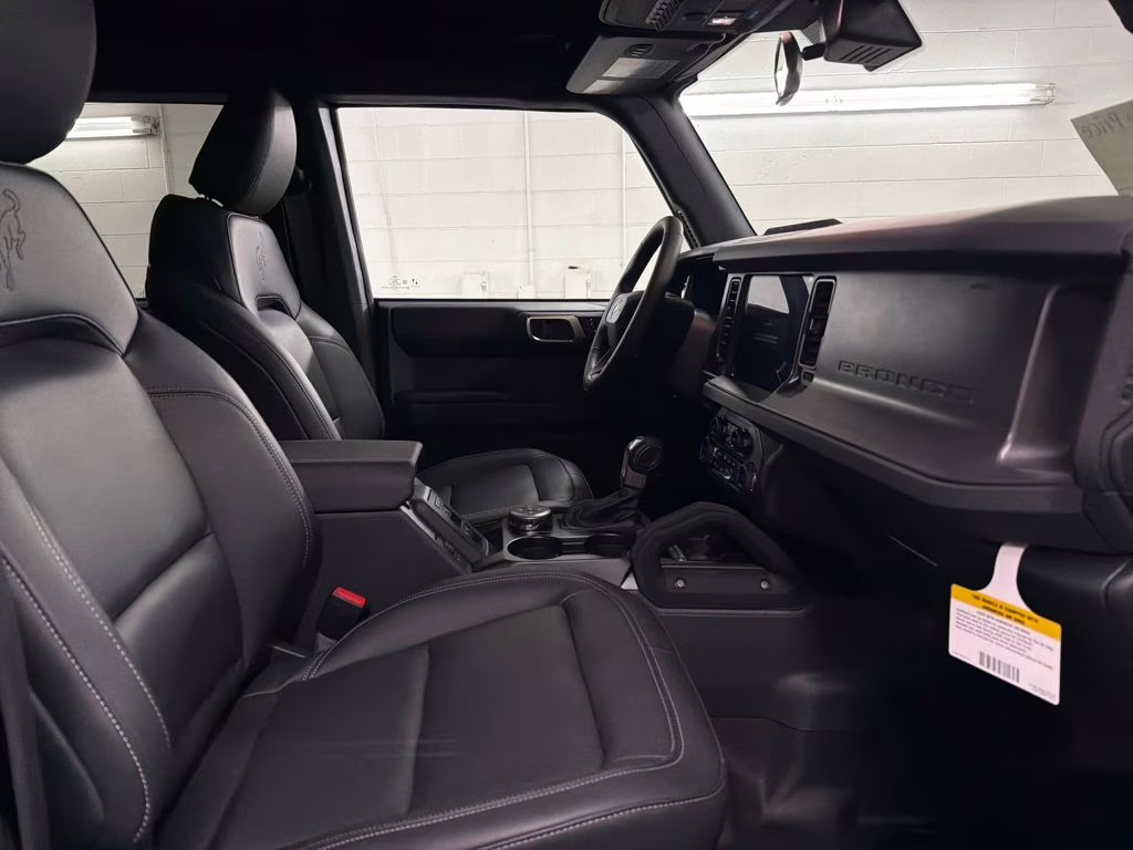 2025 SHADOW BLACK Ford Bronco Badlands 4X4 SUV