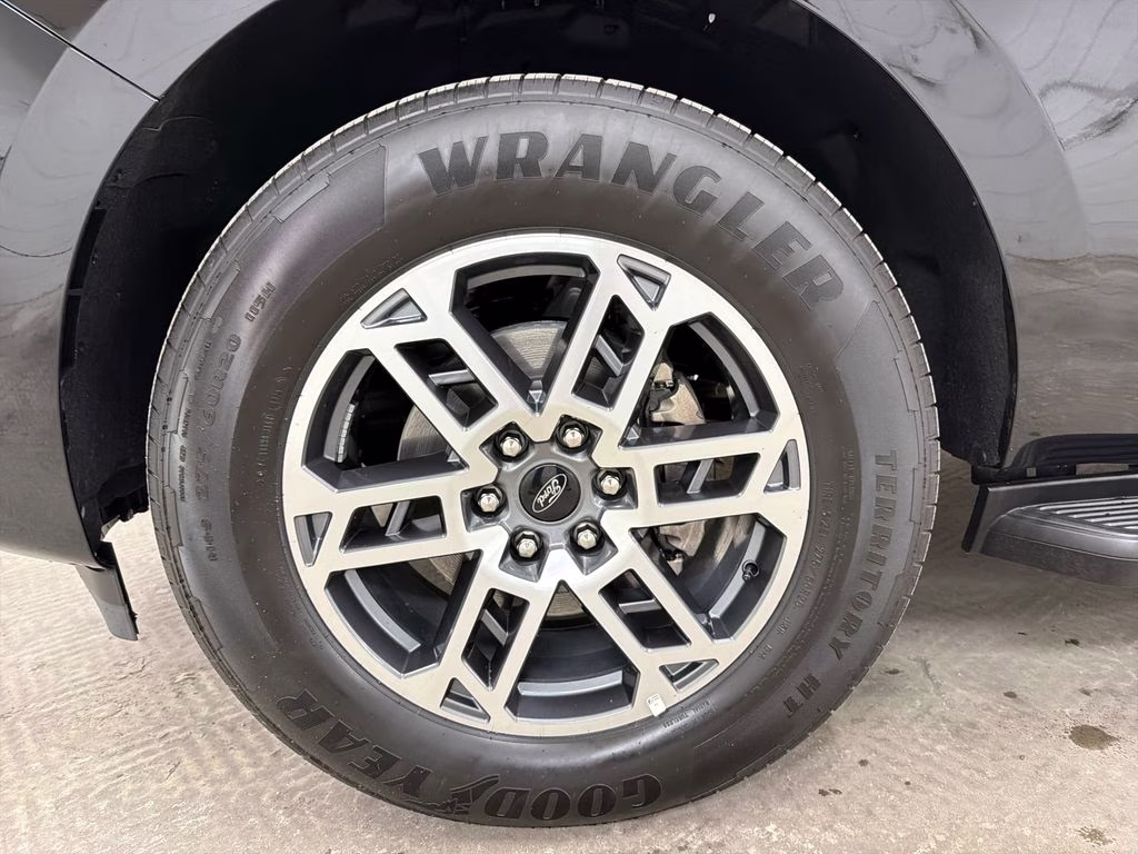 2025 Agate Black Metallic Ford Expedition Max Active RWD SUV