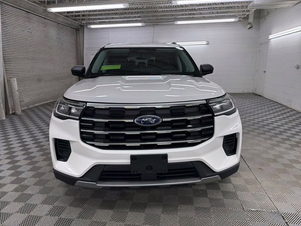 2026 STAR WHITE TRI-COAT Ford Explorer Active RWD SUV