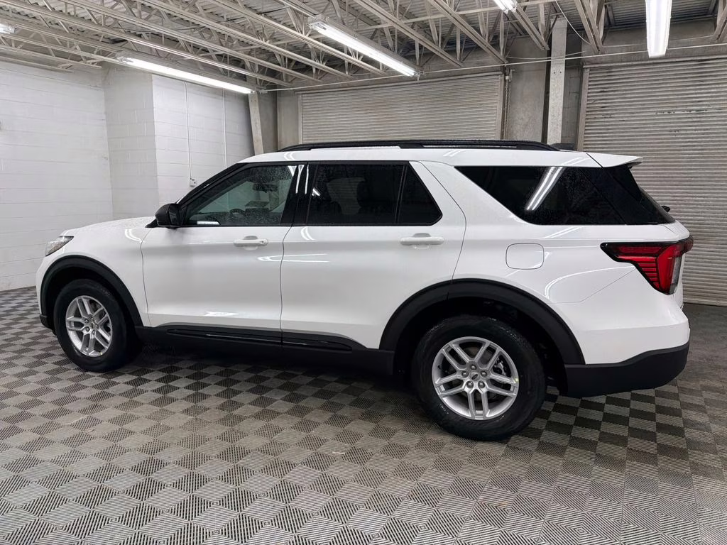 2026 STAR WHITE TRI-COAT Ford Explorer Active RWD SUV