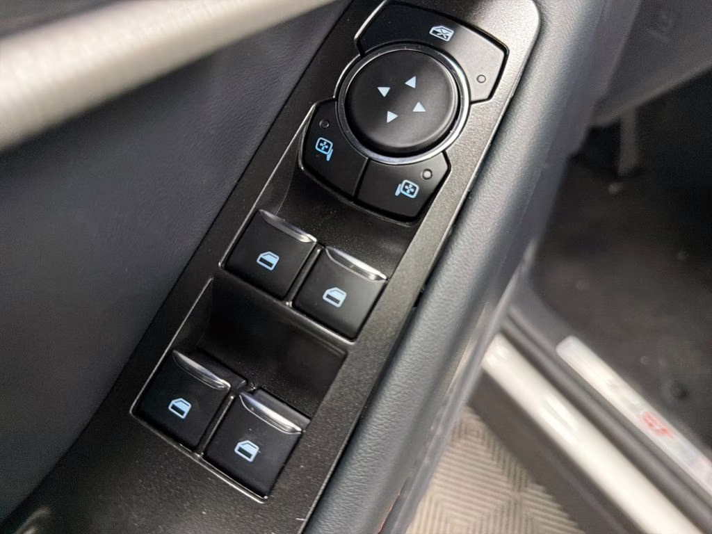 2026 STAR WHITE TRI-COAT Ford Explorer ST-Line RWD SUV