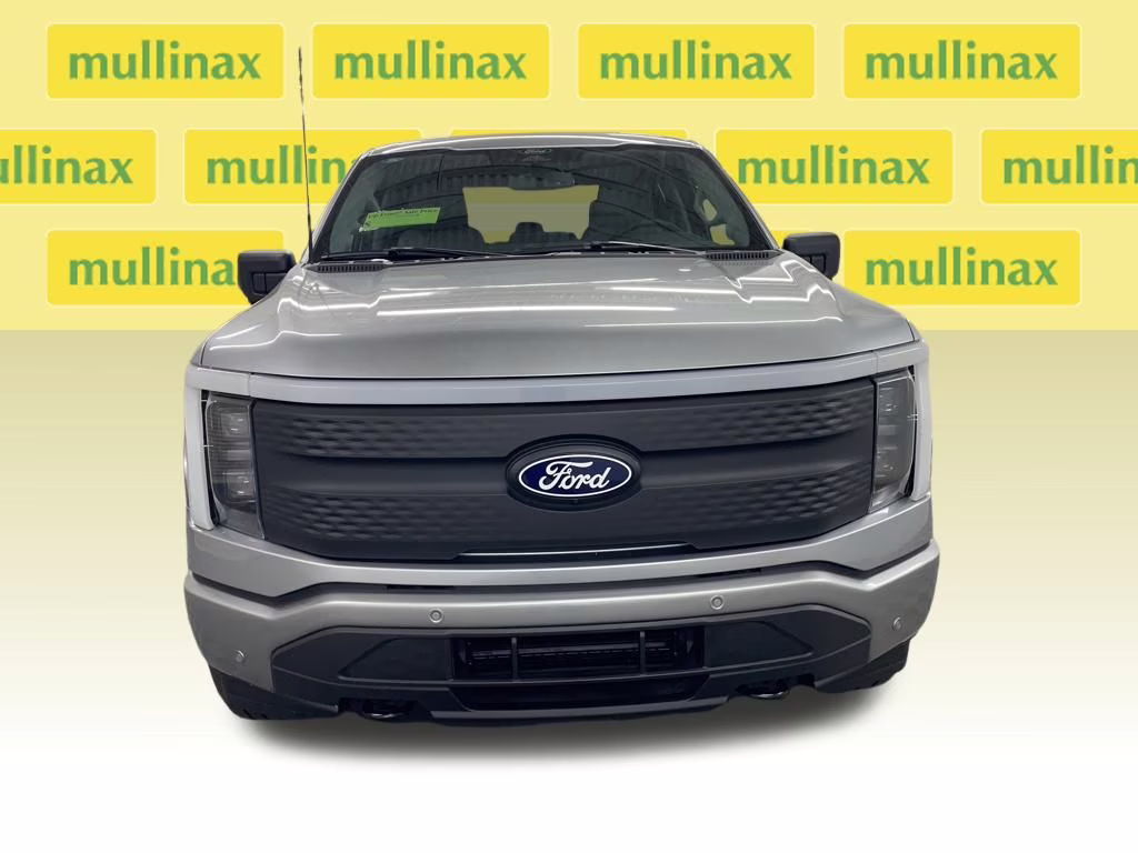 2025 ICONIC SILVER Ford F-150 Lightning Flash AWD Truck